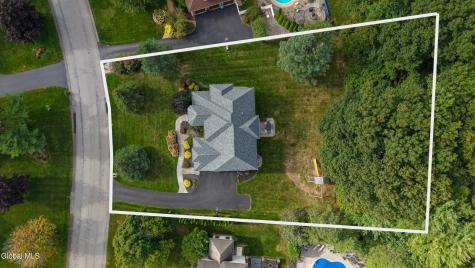 34 Devonshire Way Halfmoon NY 12065