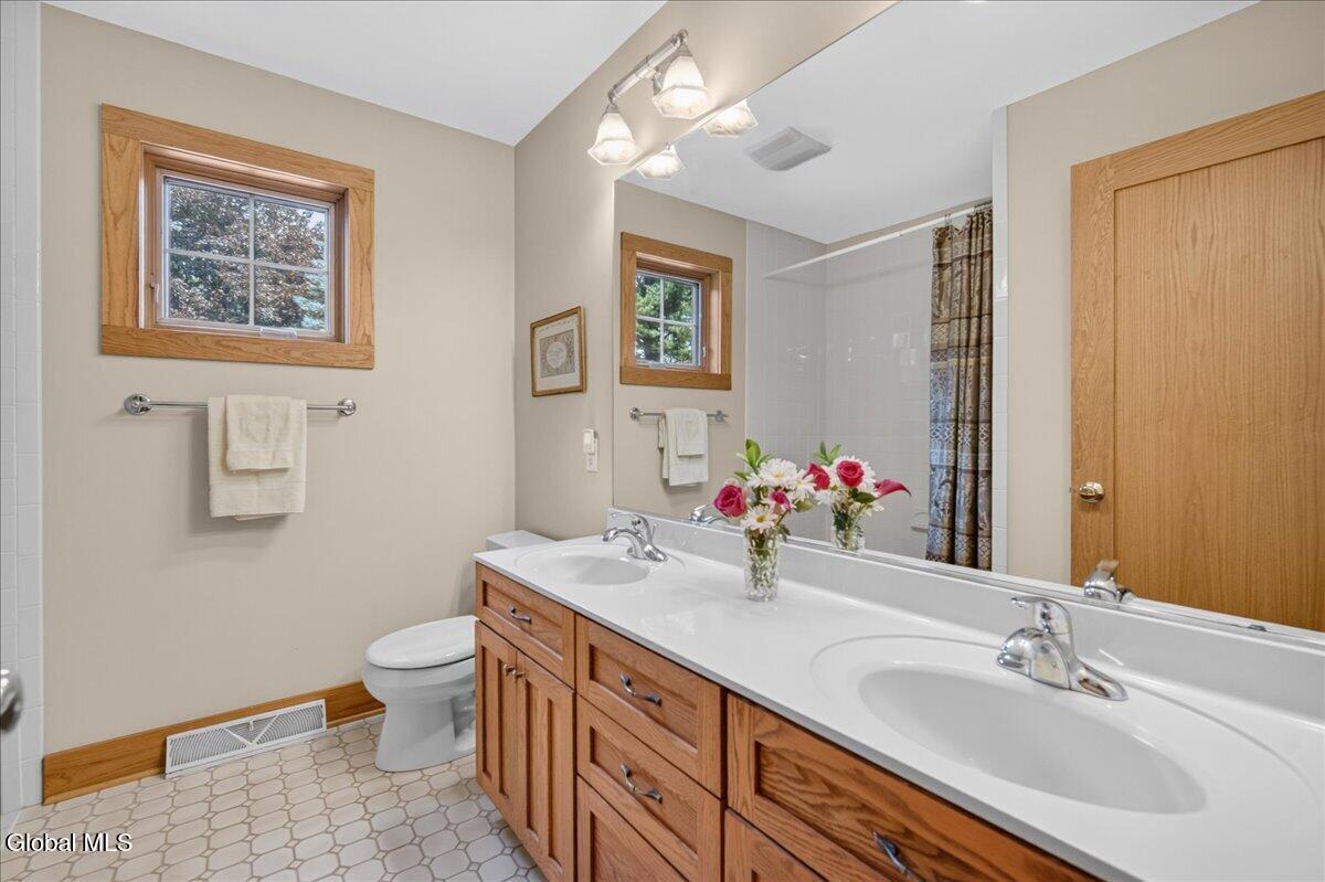 3 Proctor Court Loudonville NY 12211