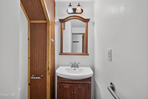 181 Cross Road Berne NY 12023