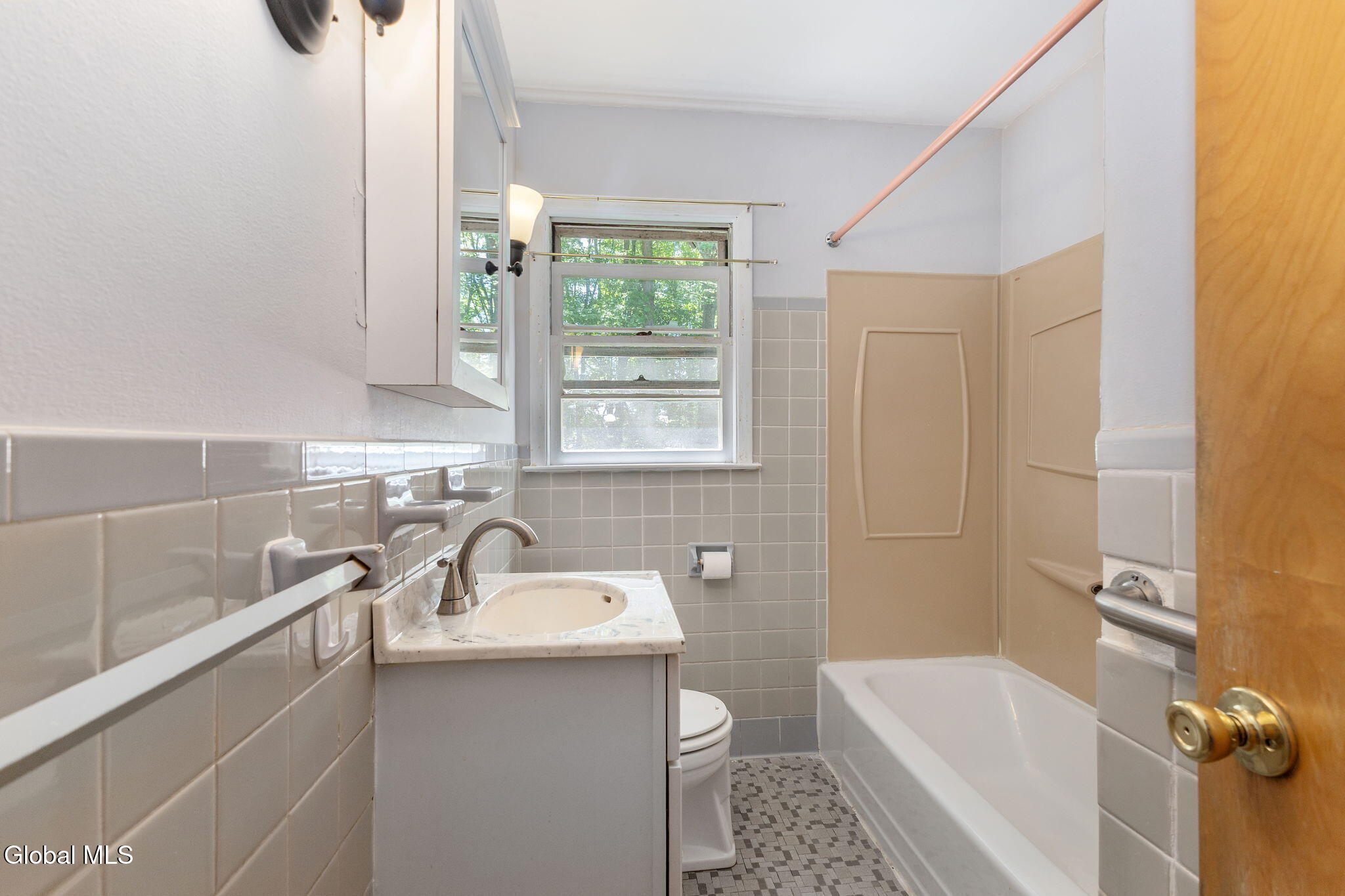 8 Oak Drive Albany NY 12203