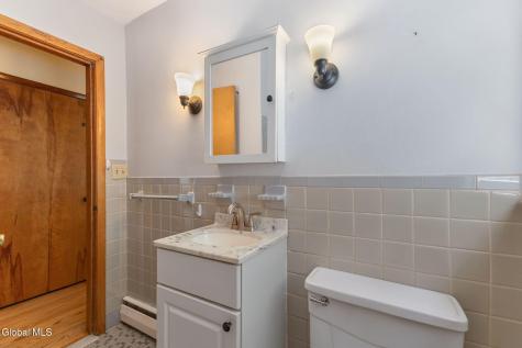 8 Oak Drive Albany NY 12203