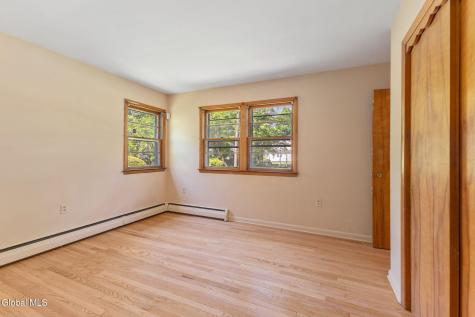 8 Oak Drive Albany NY 12203