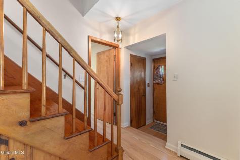 8 Oak Drive Albany NY 12203