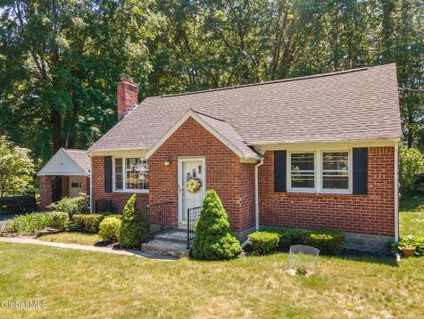 8 Oak Drive Albany NY 12203