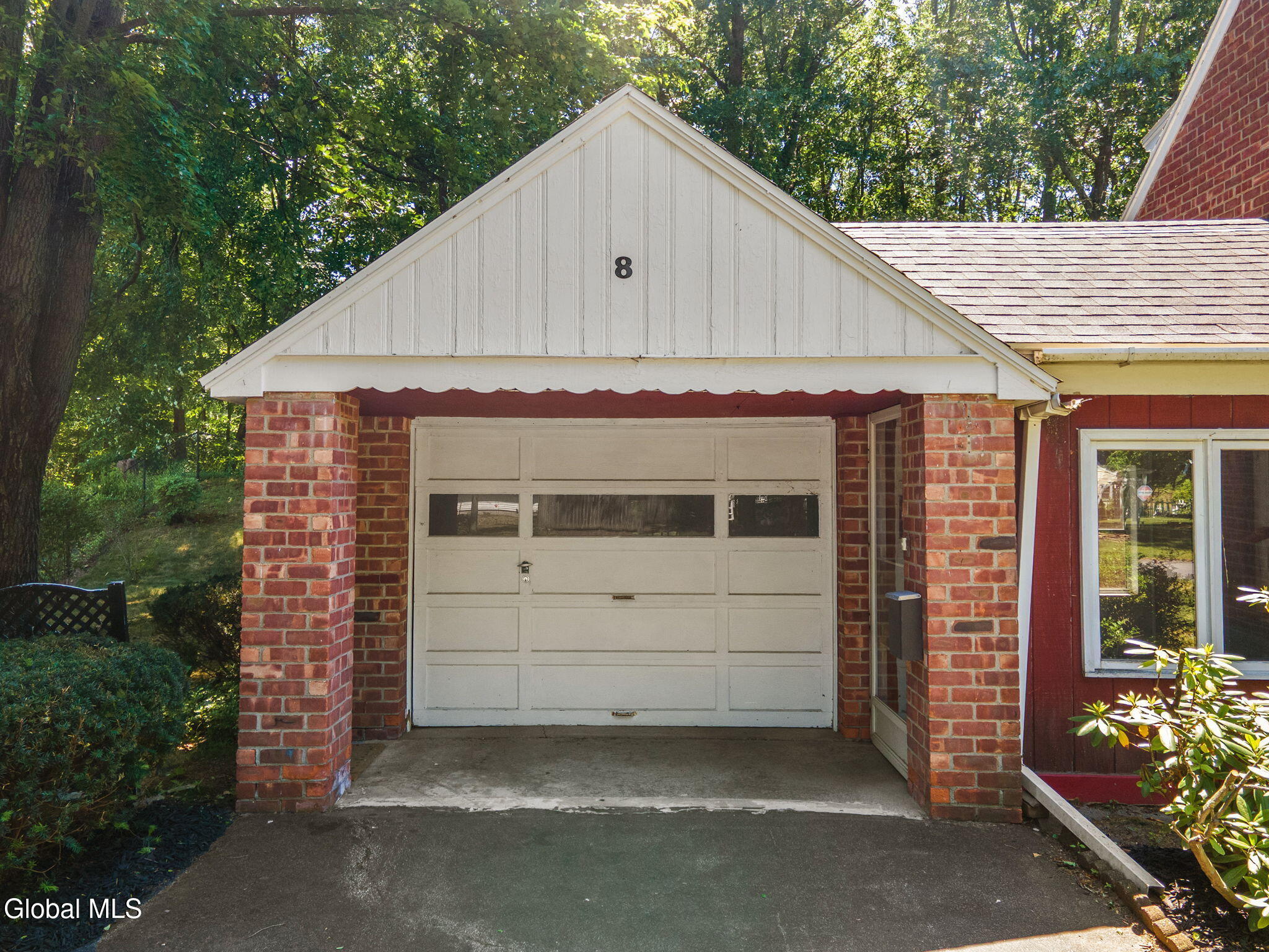 8 Oak Drive Albany NY 12203