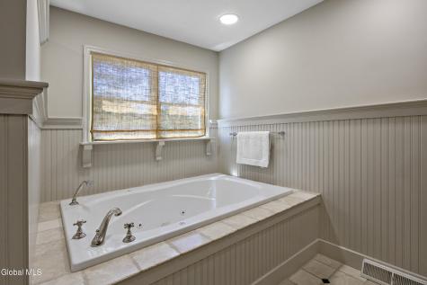 5 Mystic Lane Saratoga Springs NY 12866