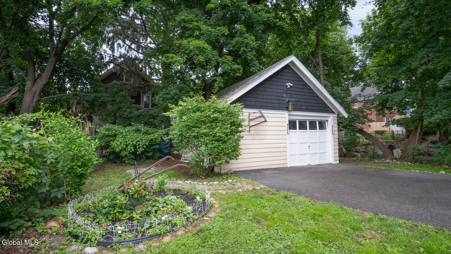 5 Sampson Avenue Troy NY 12180