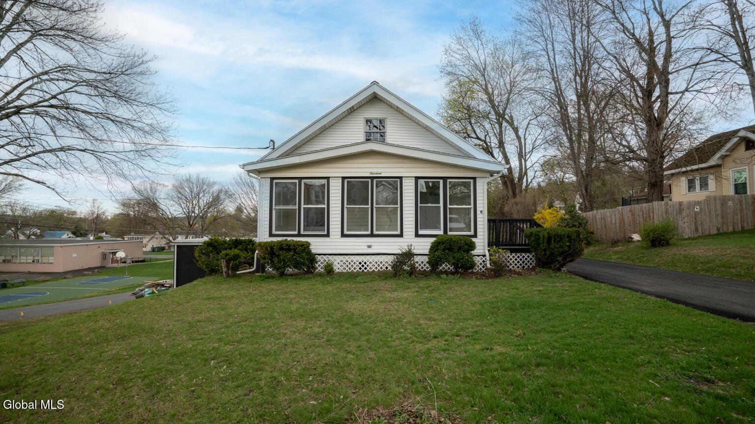 19 Elmwood Court Wynantskill NY 12198