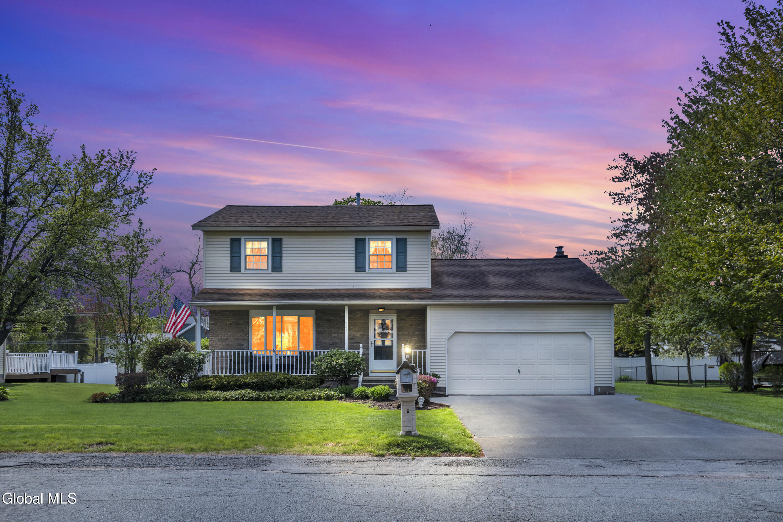 243 Shereen Court Schenectady NY 12304
