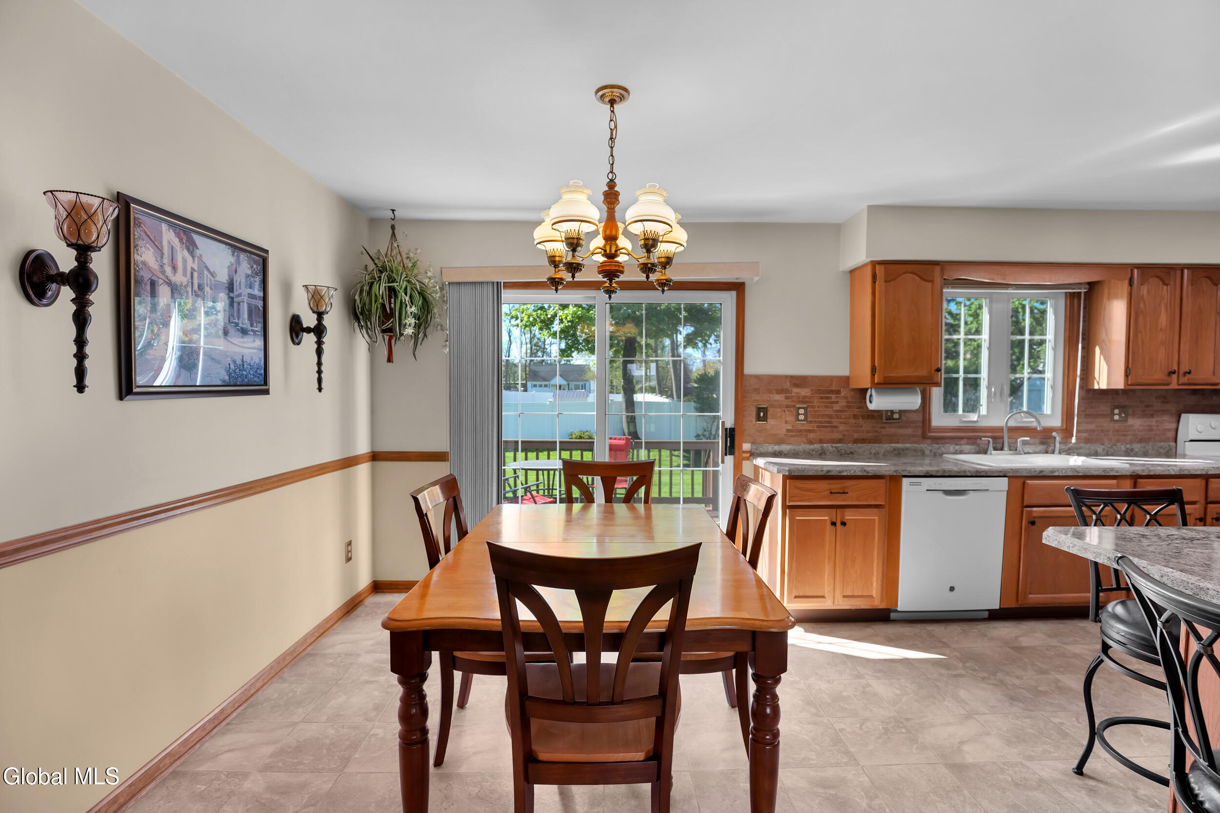 243 Shereen Court Schenectady NY 12304