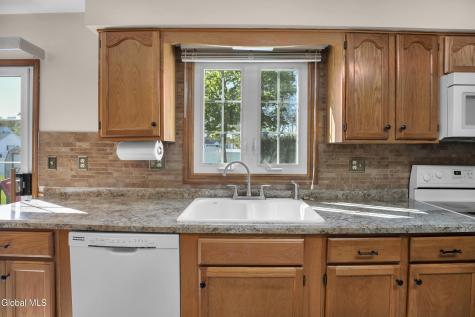 243 Shereen Court Schenectady NY 12304