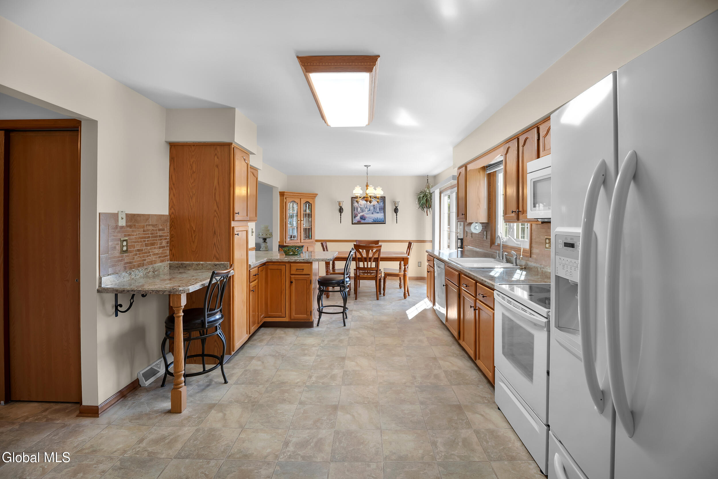 243 Shereen Court Schenectady NY 12304