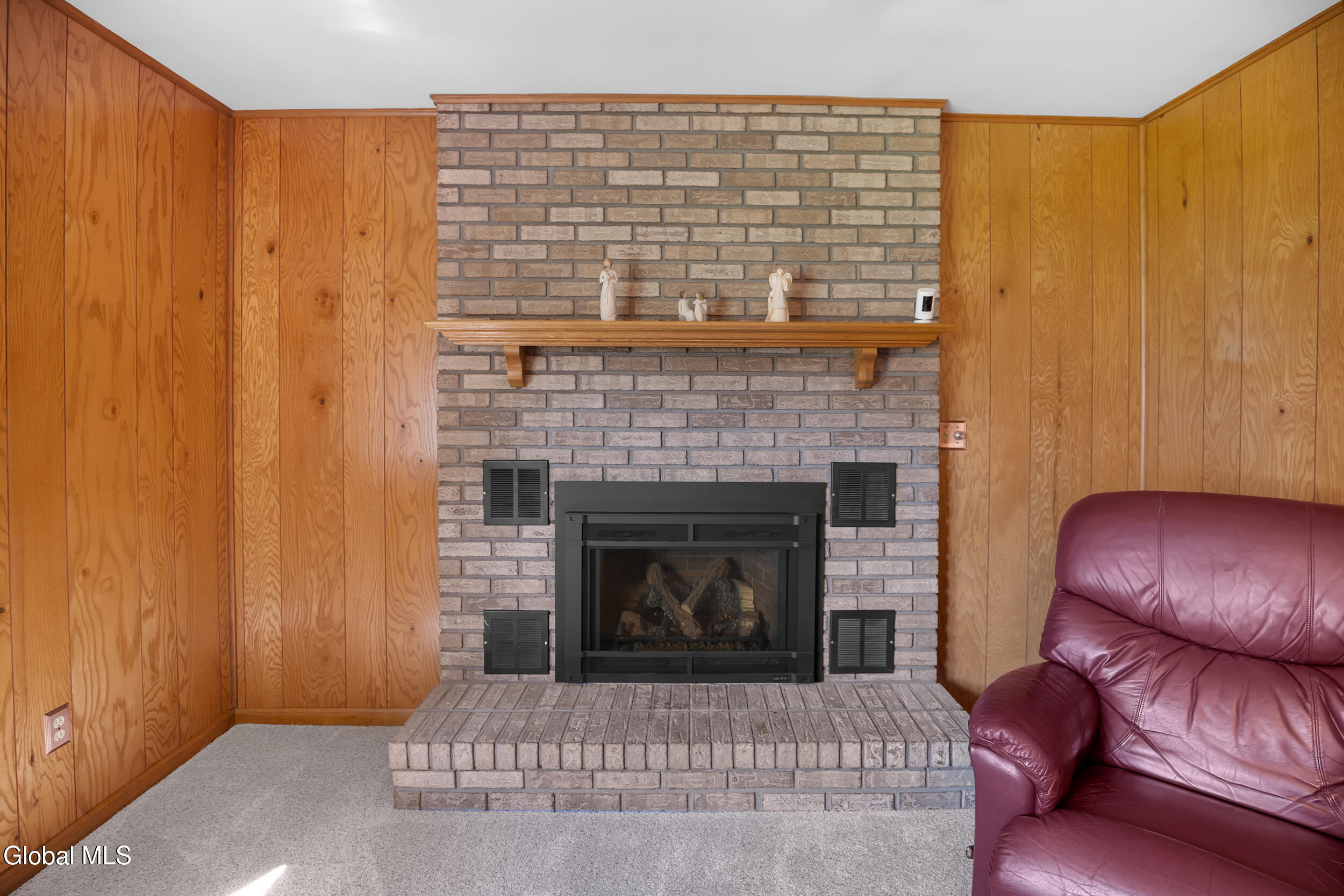 243 Shereen Court Schenectady NY 12304