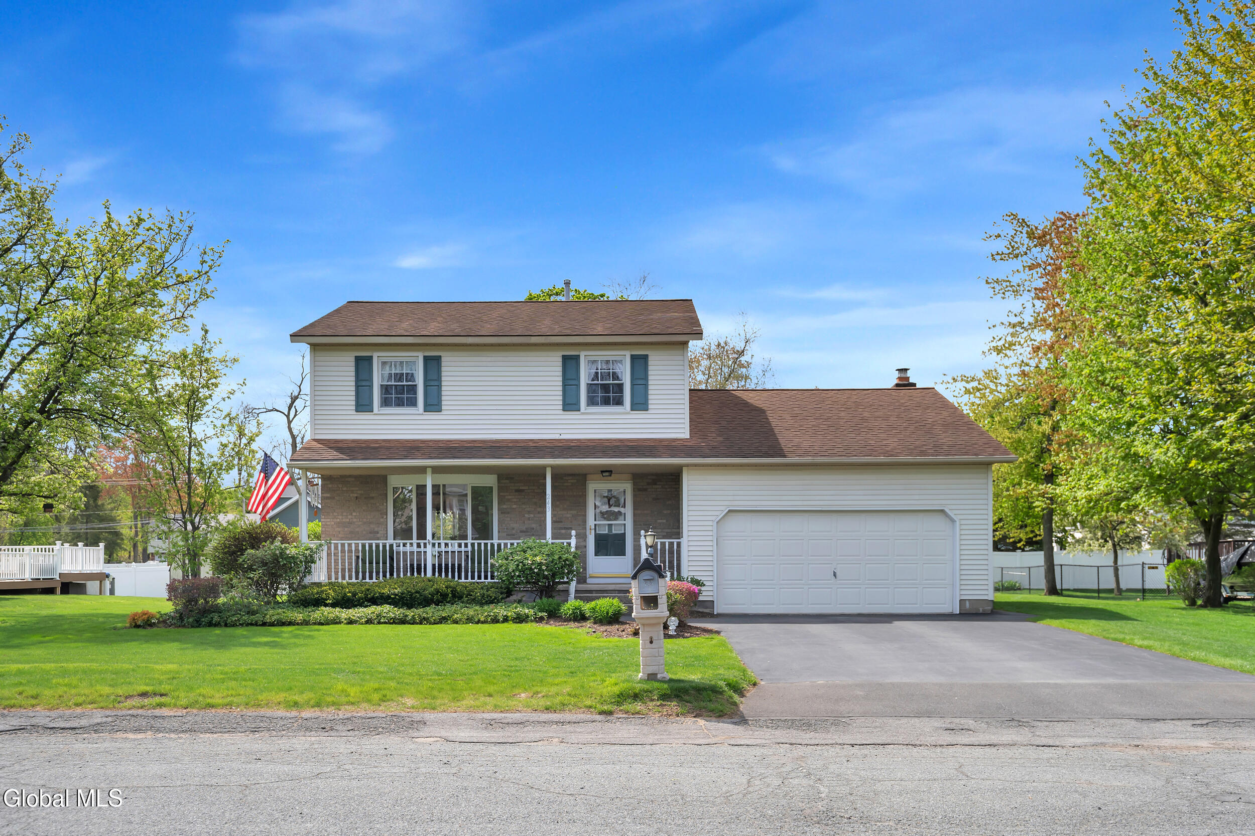 243 Shereen Court Schenectady NY 12304