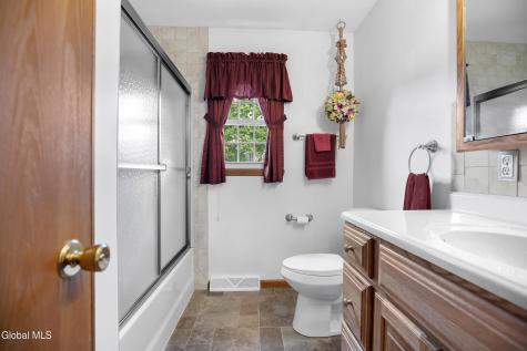243 Shereen Court Schenectady NY 12304