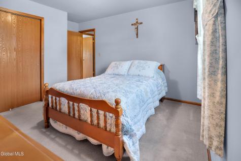 243 Shereen Court Schenectady NY 12304