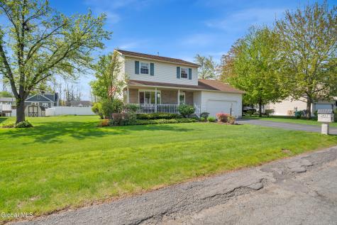 243 Shereen Court Schenectady NY 12304