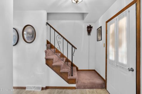 243 Shereen Court Schenectady NY 12304