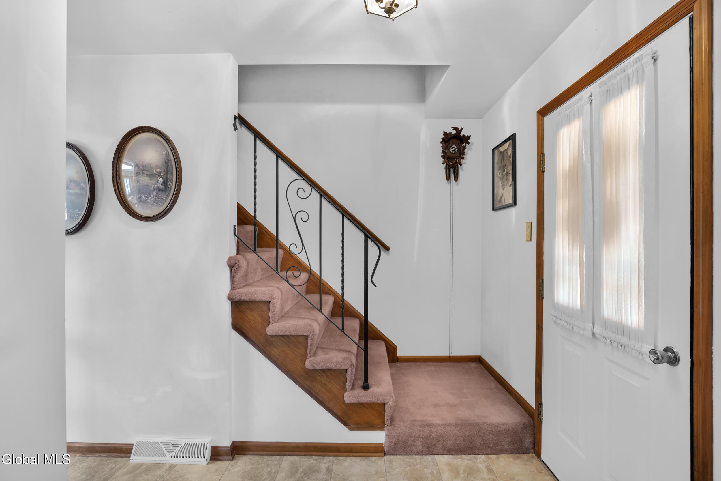 243 Shereen Court Schenectady NY 12304