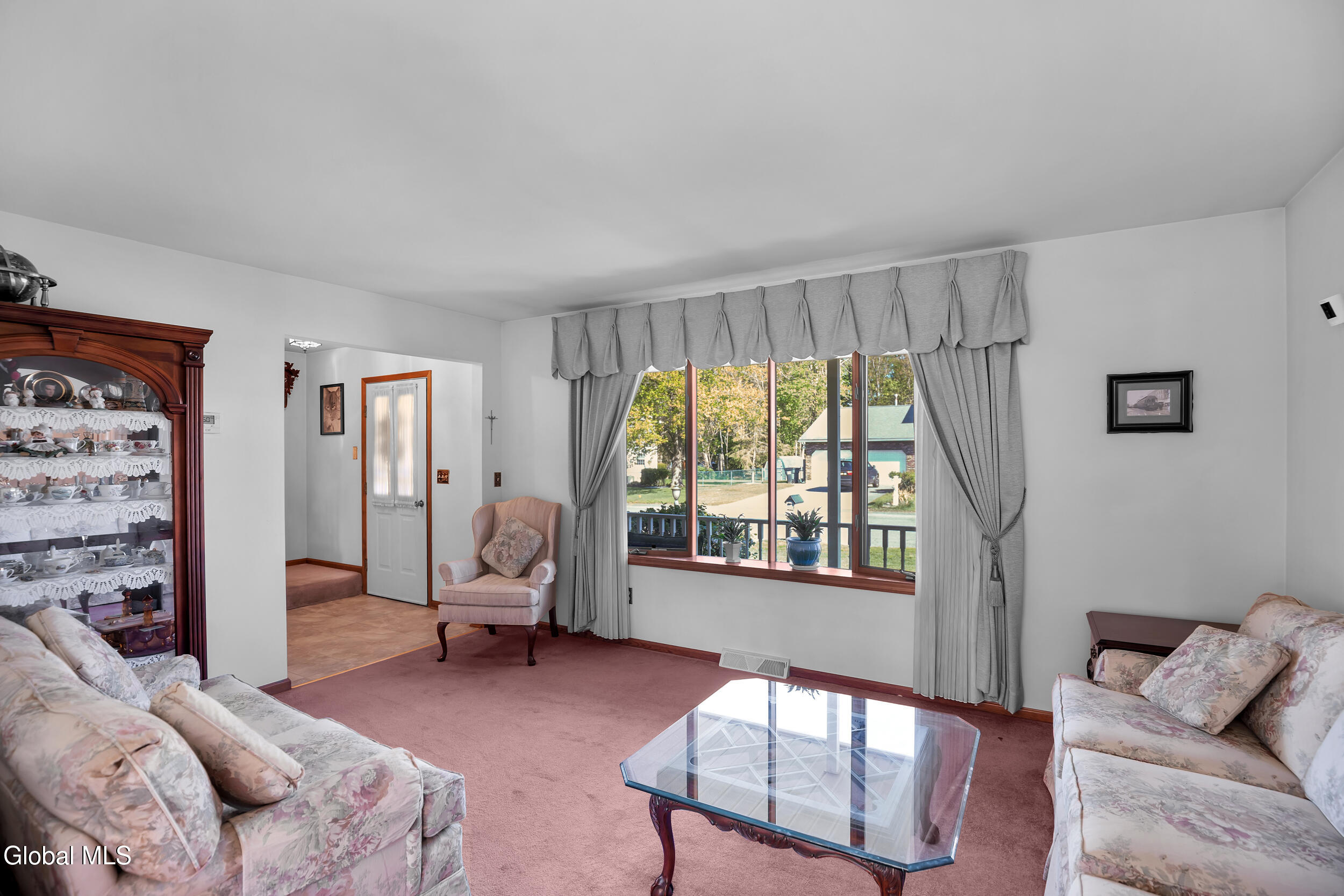 243 Shereen Court Schenectady NY 12304