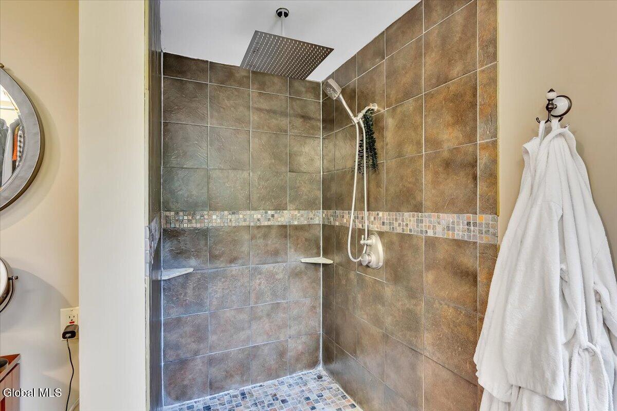 231 North Road Averill Park NY 12018