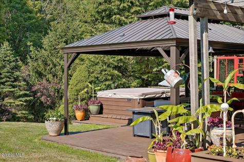 231 North Road Averill Park NY 12018