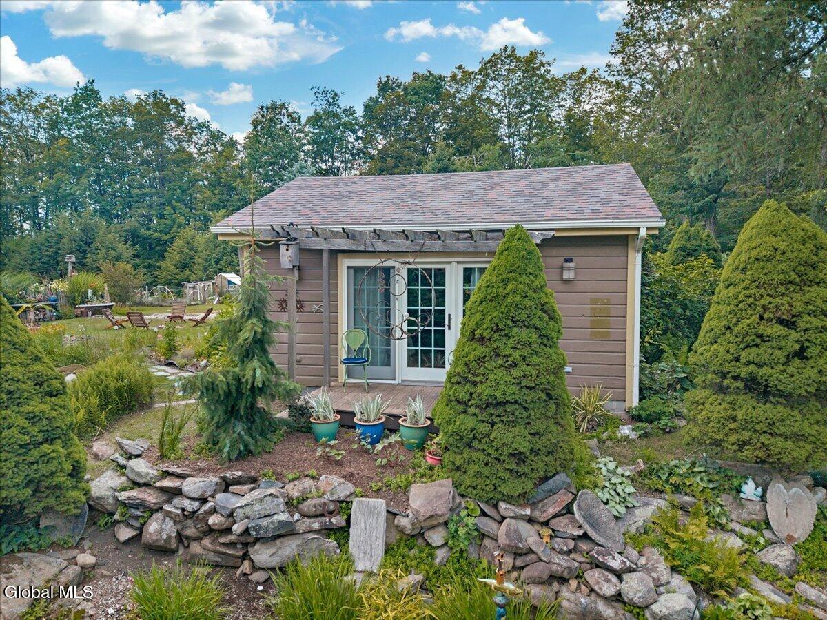 231 North Road Averill Park NY 12018