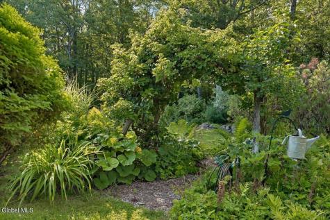 231 North Road Averill Park NY 12018