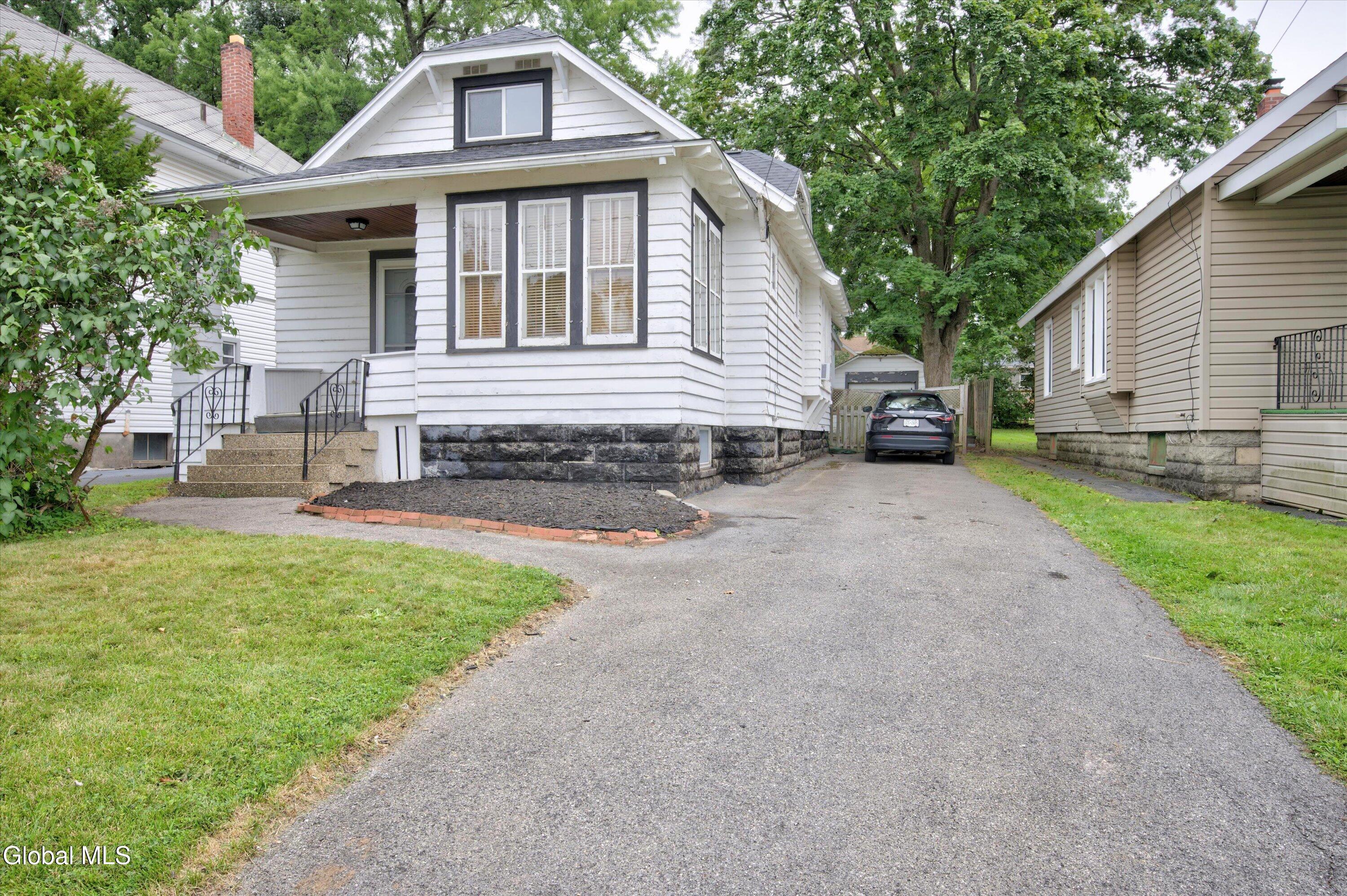 1452 Garner Avenue Schenectady NY 12309
