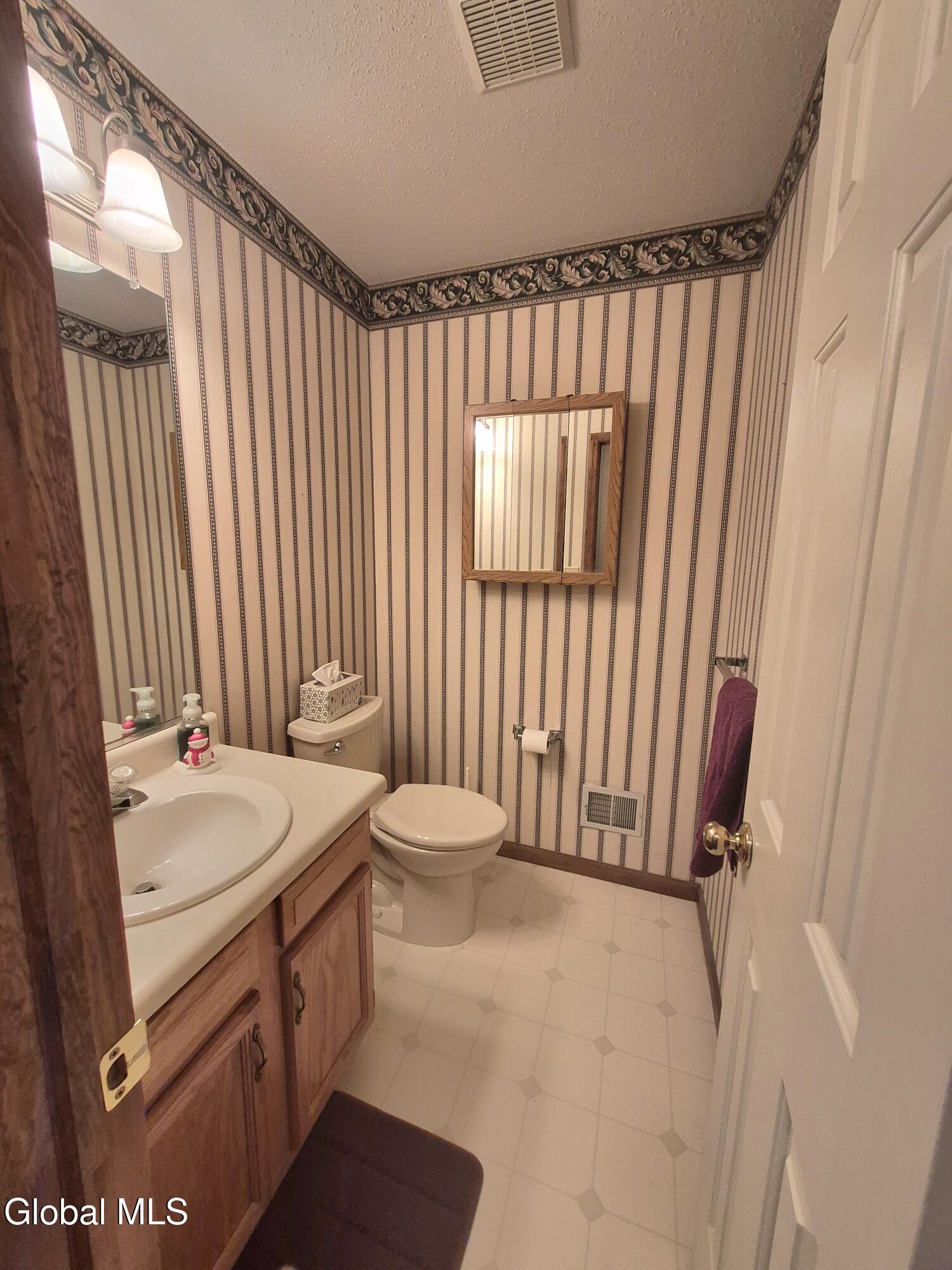 48 Kettles Way Queensbury NY 12804