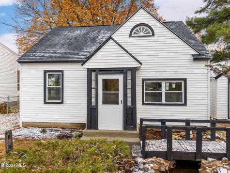 11 Saratoga Drive Glenville NY 12302