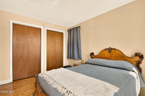 33 Grove Avenue Albany NY 12208