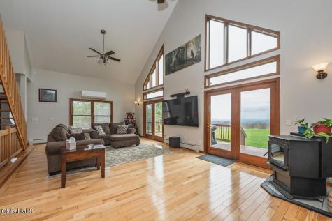4 Debbie Drive Altamont NY 12009