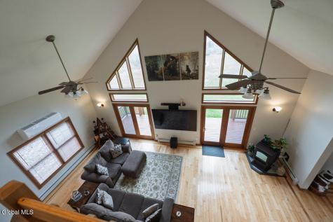 4 Debbie Drive Altamont NY 12009