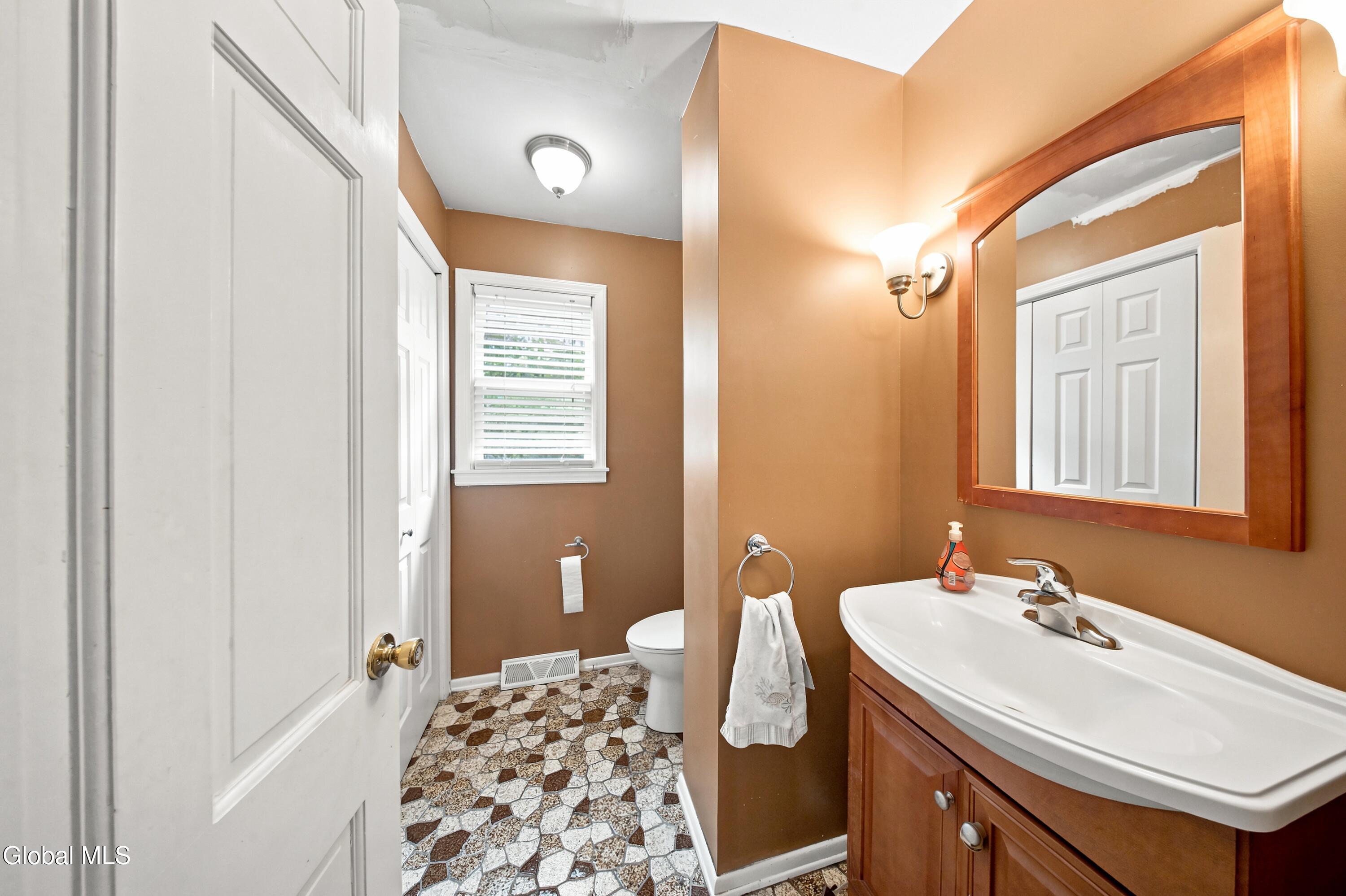 5 Mohican Place Albany NY 12208