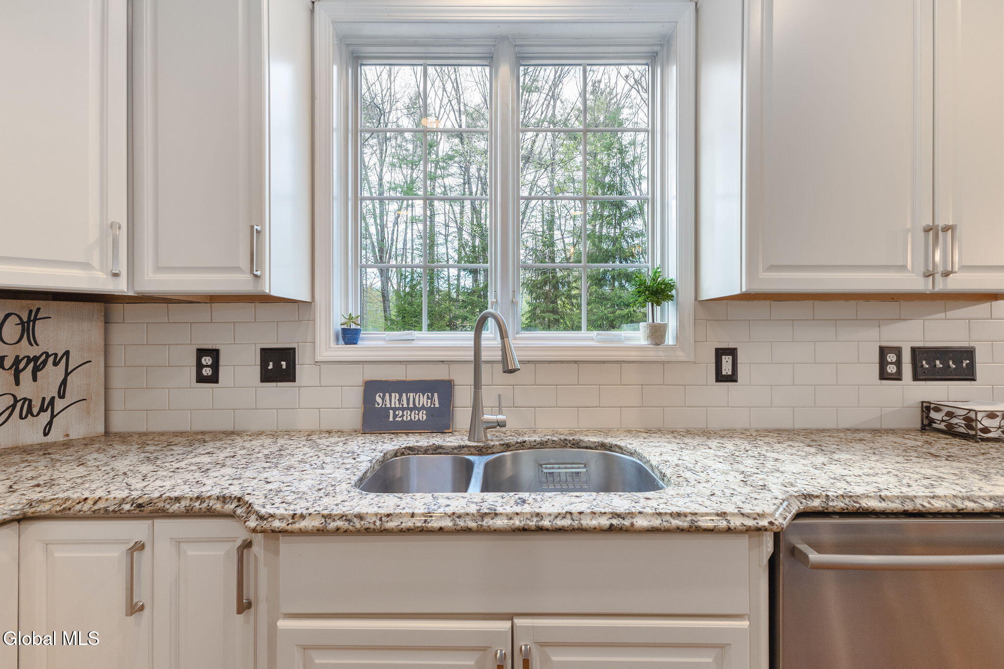 33 Magnolia Drive Saratoga Springs NY 12866