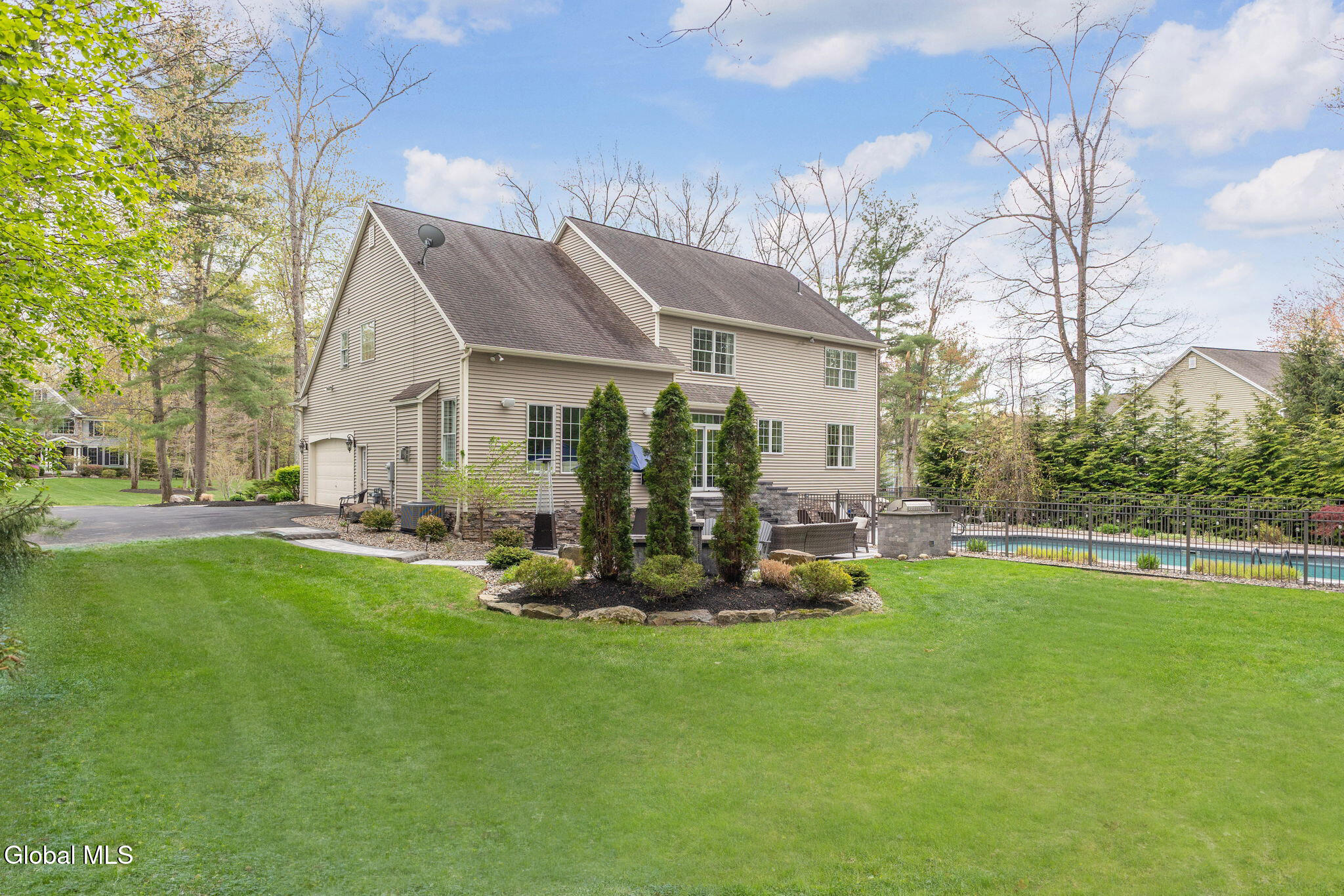 33 Magnolia Drive Saratoga Springs NY 12866