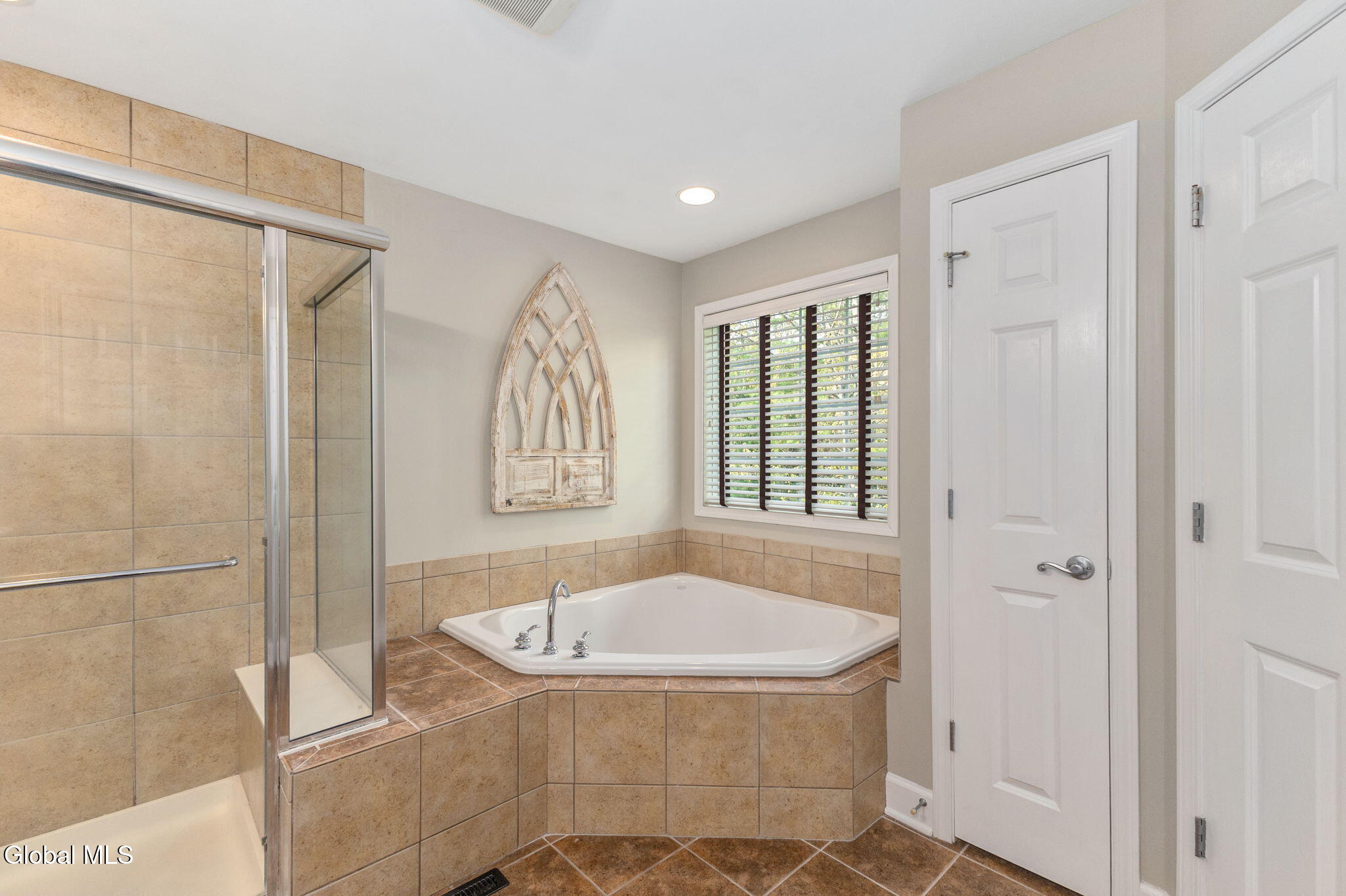33 Magnolia Drive Saratoga Springs NY 12866