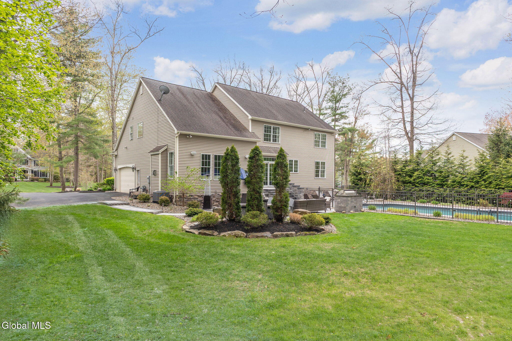 33 Magnolia Drive Saratoga Springs NY 12866