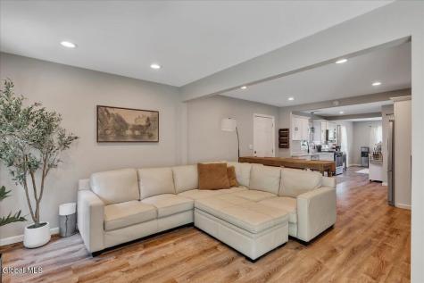 43 Vics Court Albany NY 12205