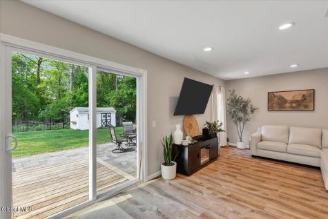 43 Vics Court Albany NY 12205