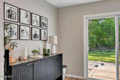 43 Vics Court Albany NY 12205