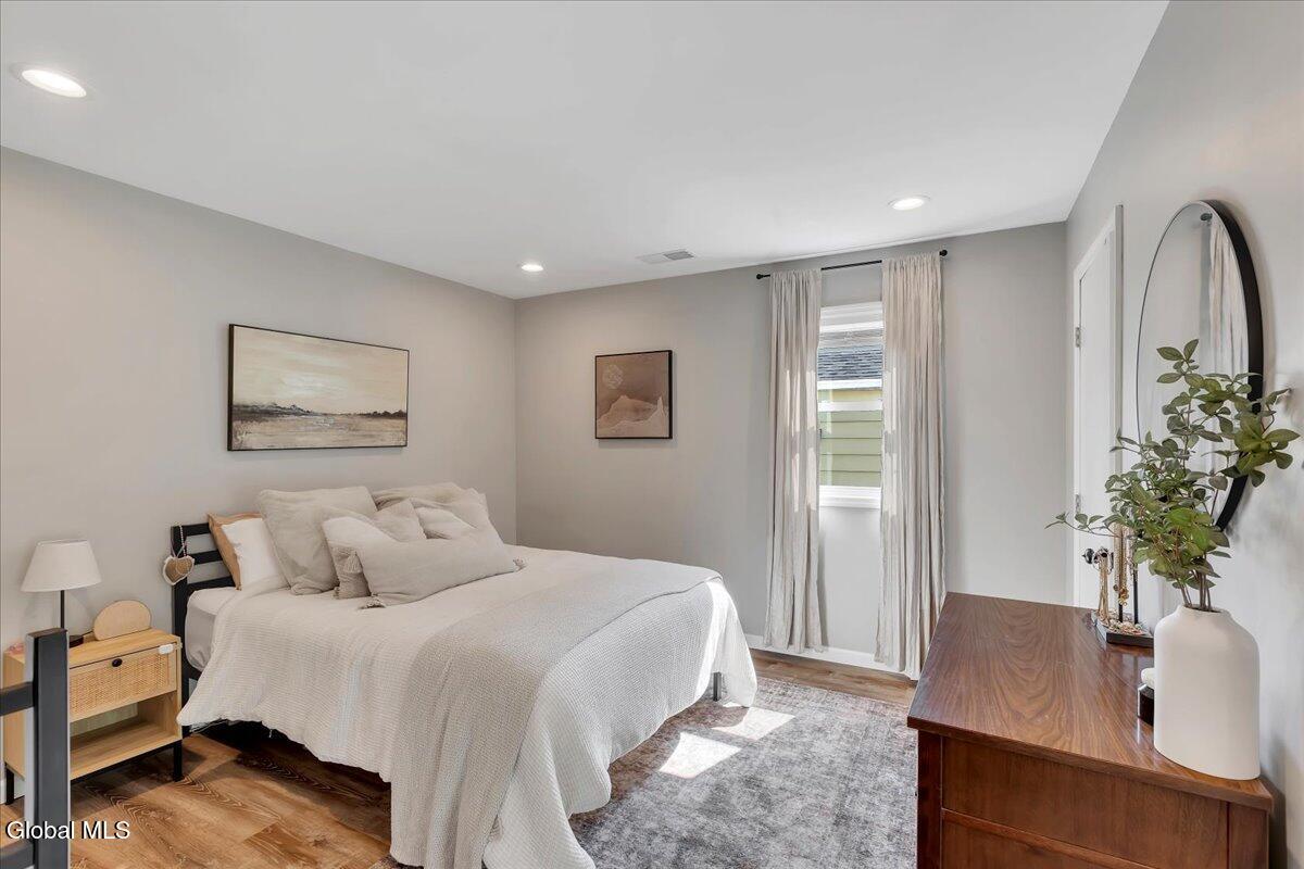 43 Vics Court Albany NY 12205