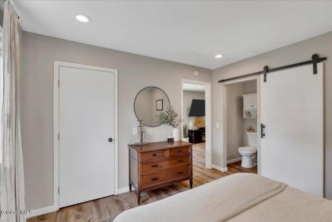 43 Vics Court Albany NY 12205