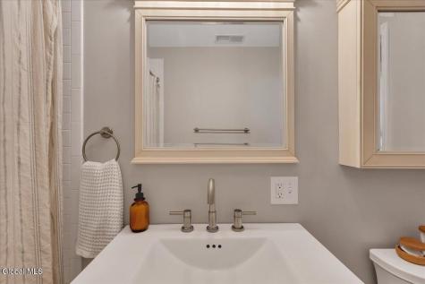 43 Vics Court Albany NY 12205