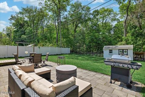 43 Vics Court Albany NY 12205