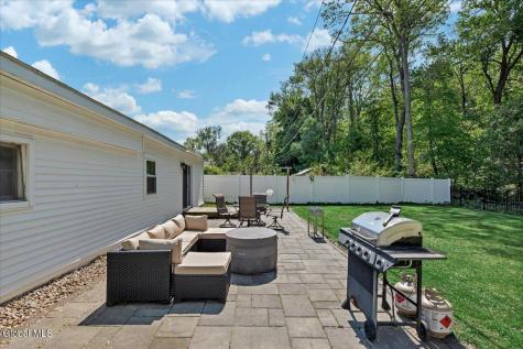 43 Vics Court Albany NY 12205