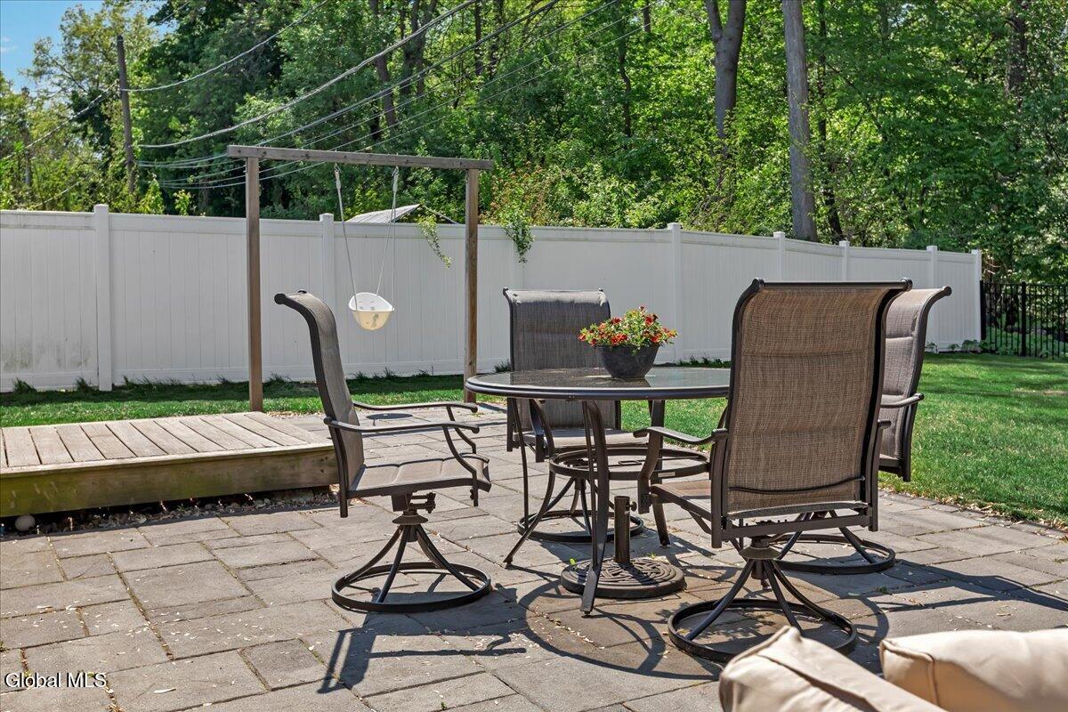 43 Vics Court Albany NY 12205
