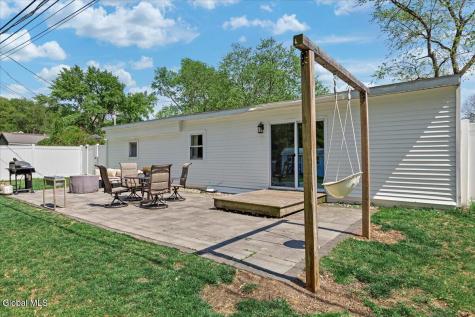 43 Vics Court Albany NY 12205