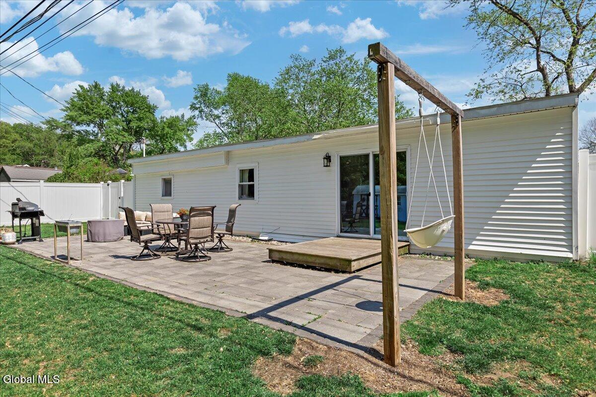 43 Vics Court Albany NY 12205